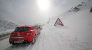 Antalya-Konya kara yolu kar nedeniyle tır geçişlerine kapatıldı
