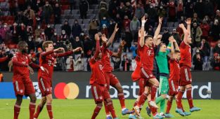 Bayern Münih 7 golle çeyrek finalde