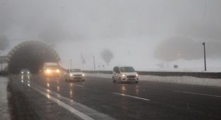 Bolu Dağı'nda kar etkili oluyor