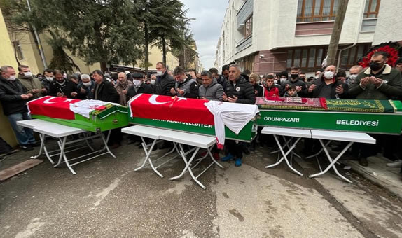 Feci kazada hayatını kaybeden antrenör ve yakınları gözyaşlarıyla toprağa verildi