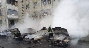 Harkov’da Valilik binasına saldırı: 1’i çocuk 6 yaralı