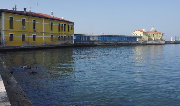 İzmir’de Pasaport İskelesi kapatıldı