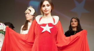 “Kadının toplum içerisindeki rolü büyüktür”