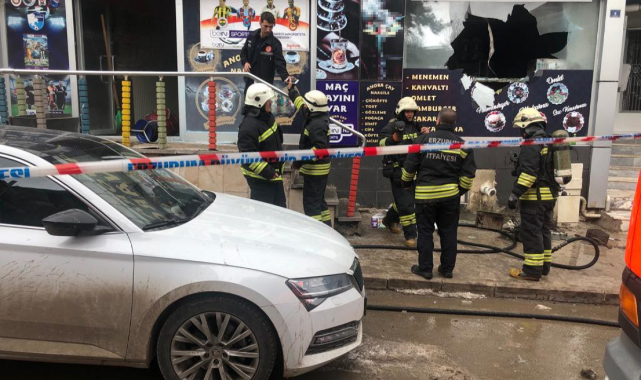 Kafede kızgın yağın bulunduğu fritöz bomba gibi patladı