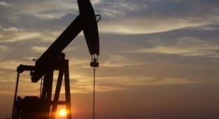 Küresel petrol talebi, acil önlemlerle 4 ayda günlük 2,7 milyon varil azaltılabilir