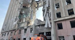 Mikolayiv'de vurulan valilik binasında bilanço ağırlaşıyor: 12 ölü, 33 yaralı