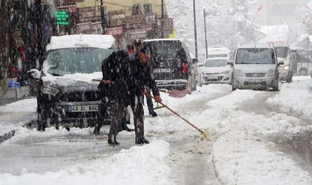 Muş'ta 47 köy yolu ulaşıma kapandı