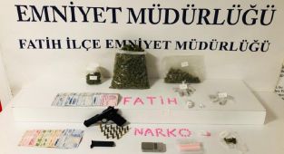 Sosyal medyadan uyuşturucu pazarlayan 2 şüpheli yakalandı