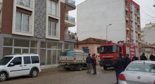 Televizyon üzerine devrilen elektrikli ısıtıcı yangına neden oldu