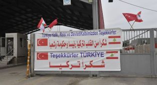 Türkiye’den gönderilen insani yardım gemisi Lübnan’a ulaştı