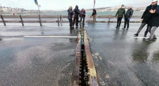 Unkapanı Köprüsü bağlantı noktasının açılması nedeniyle trafiğe kapatıldı