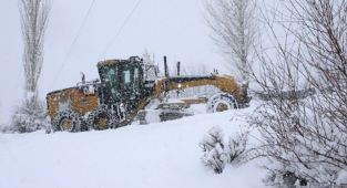 Van, Hakkari, Bitlis ve Muş'ta 961 yerleşimin yolu kardan kapandı