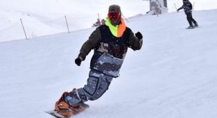  Yağan kar Palandöken'deki turizmcileri sevindirdi