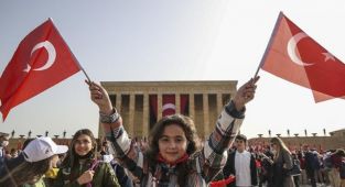 23 Nisan coşkuyla kutlanıyor