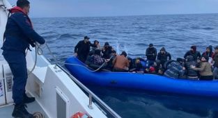 Aydın'da 28 düzensiz göçmen kurtarıldı