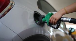 Benzine zam bekleniyor