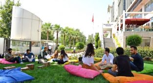 İstanbul Ticaret Üniversitesi'nden Ukrayna'dan dönen öğrencilere eğitim imkanı