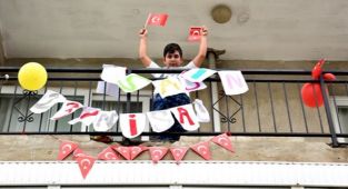 İzmir’de 23 Nisan büyük coşkuyla kutlanıyor