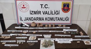 İzmir'de 90 parça tarihi eser ele geçirildi