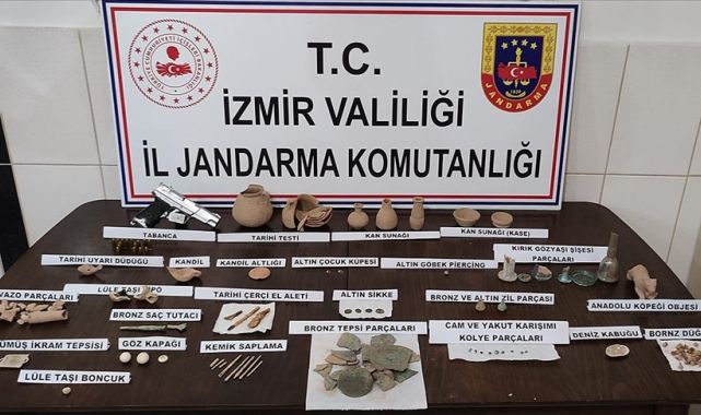 İzmir'de 90 parça tarihi eser ele geçirildi