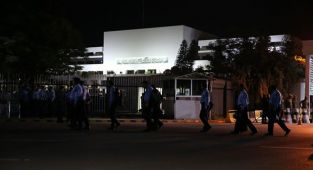 Pakistan'da Başbakan İmran Han güvenoyu alamadı, hükümet düştü