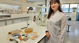 Zeytin çekirdeğini çevre dostu plastiğe dönüştürüyor