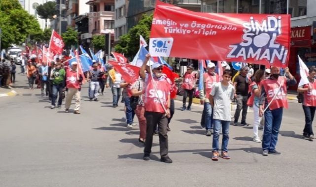 Aydın’da 1 Mayıs’ta siyasi partilerin bayrakları alana sokulmadı