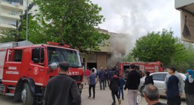 Gaziantep'te atık kağıt deposunda yangın