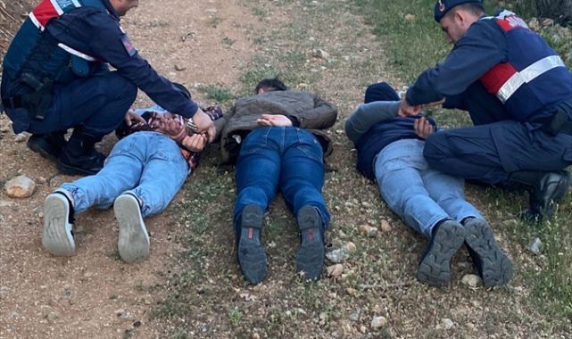 İzmir'de 9 hırsızlık şüphelisi yakalandı