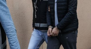 İzmir'de FETÖ'nün hücre evlerine yönelik operasyonda 21 kişi yakalandı