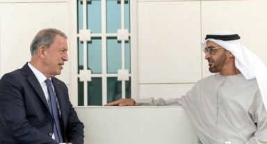 Milli Savunma Bakanı Akar, BAE Devlet Başkanı Al Nahyan ile görüştü