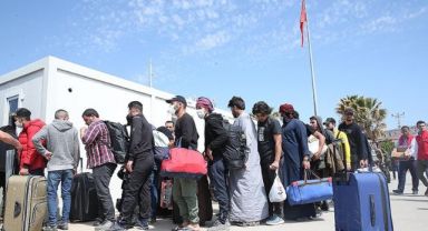 Suriyelilerin ülkelerine gönüllü geri dönüşleri sürüyor