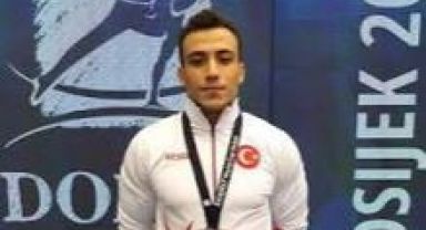 Akdeniz Oyunları'nda Milli Cimnastikçi Adem Asil Altın Madalya Kazandı