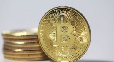 Bitcoin 18 bin doların altına indi