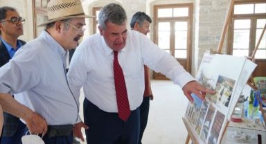 Büyükerşen’den Çeşme Cumhuriyet Meydanı’na ziyaret!