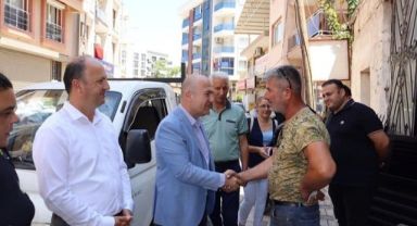 CHP'den Menderes'te esnaf çıkarması