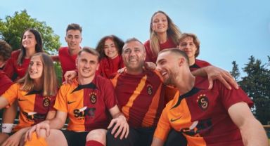 Galatasaray 2022 – 2023 Sezon Formalarını Tanıttı!