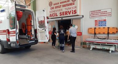 Kavgada başına parke taşıyla vurulan kişi ağır yaralandı