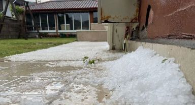 Kayseri'de şiddetli yağış sele neden oldu