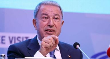Milli Savunma Bakanı Akar'dan Yunan parlamenterlere sert tepki