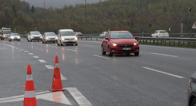 Otoyollarda otomobiller için yükseltilen hız sınırları belirlendi