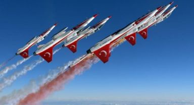 'Türk Yıldızları'nın kokpitinden Türkiye