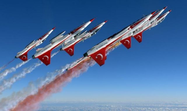 'Türk Yıldızları'nın kokpitinden Türkiye