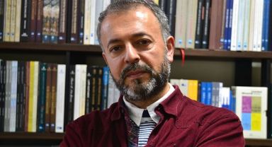 Yazar ve şair Mevlana İdris Zengin vefat etti