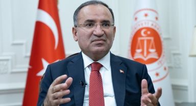 Adalet Bakanı Bozdağ Alevi STK'leri İle Cemevine Saldırıyı Kınadı