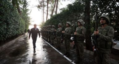 Bakan Akar ve TSK Komuta Kademesi Süleyman Şah Türbesi'ni Ziyaret Etti