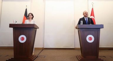 Çavuşoğlu: Terör Örgütlerine Kucak Açılması Müttefiklik Ruhuyla Bağdaşmaz