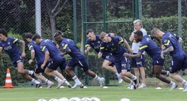 Fenerbahçe'nin kamp kadrosu açıklandı