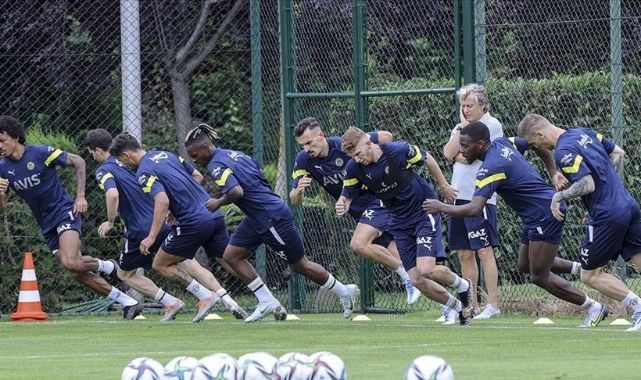 Fenerbahçe'nin kamp kadrosu açıklandı