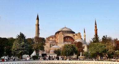 İstanbul'a 6 Ayda 6 Milyon 755 Bin Yabancı Turist Geldi